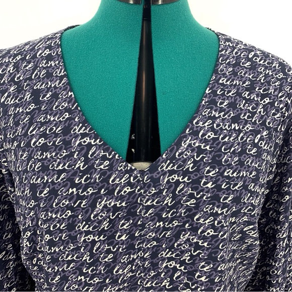 Cabi Te Amo Blouse # 5336, 'Love' Printed Long Sleeve V-neck Navy Blouse, Medium - Picture 4 of 16